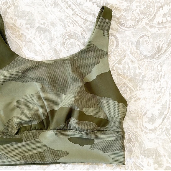 aerie Other - AERIE Offline Stretch Medium Support Sports Bra Medium Green Camo  NEW NWOT